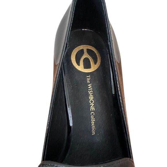 The Wishbone Collection Black Patent Block Heel Gold Embellished Loafer Size 6.5 - Picture 6 of 8